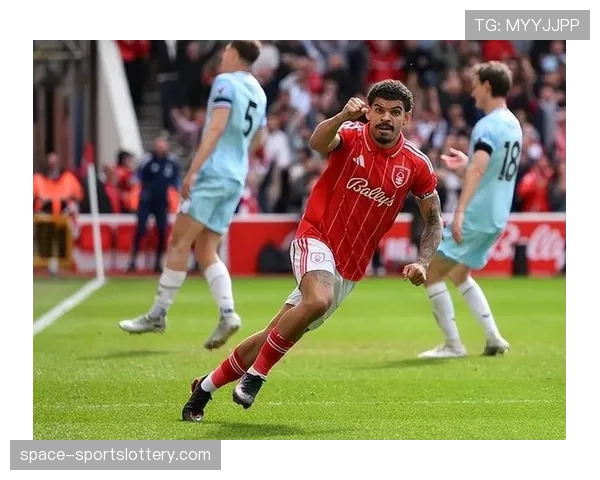 诺丁汉森林4-1伯恩利，主场大胜逃离降级区